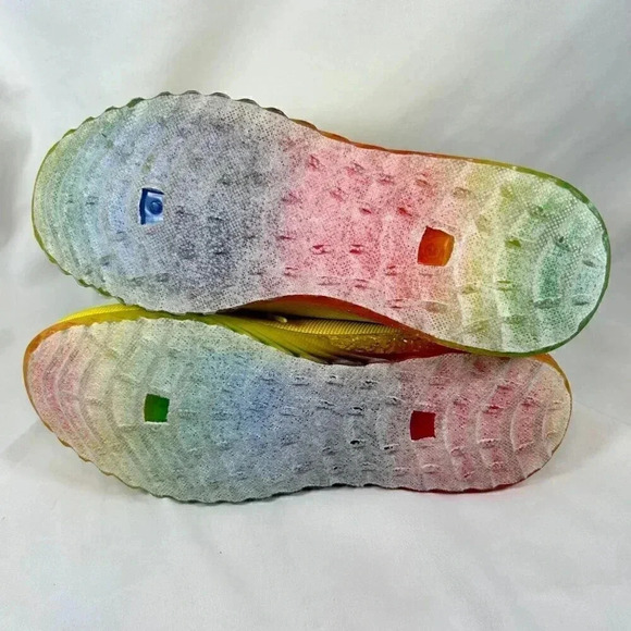 2/$30 Taxi Lauryn Size 9 Sneakers Yellow Rainbow Sole Casual Streetwear Shoes - Picture 8 of 9